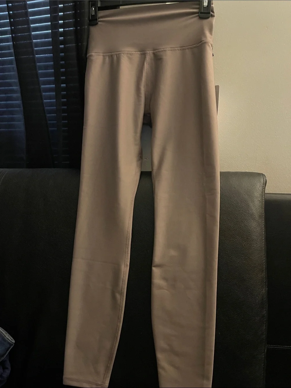 ALO Yoga Airlift 7/8 High-Rise Leggings Mushroom Size Small NWT‼️